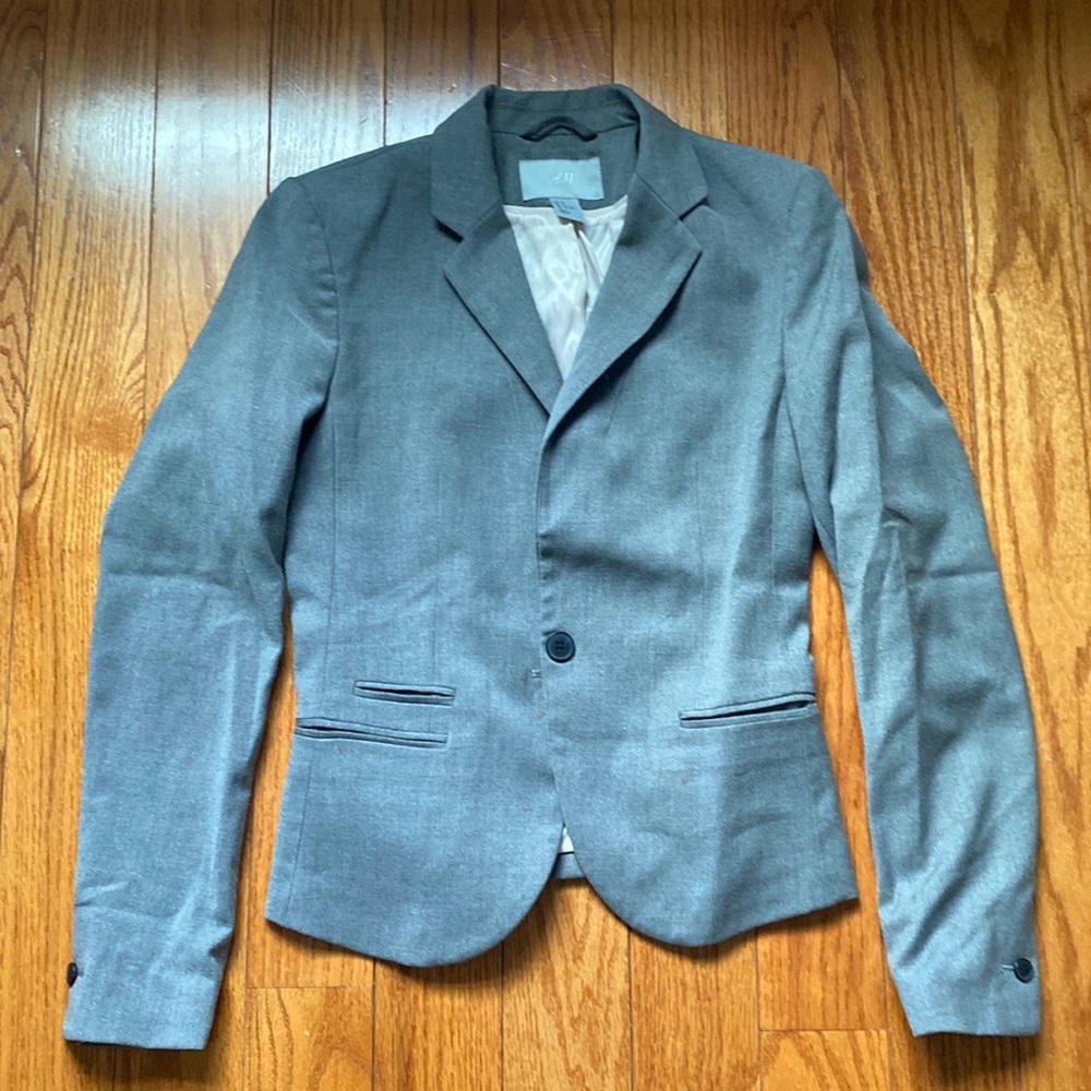 Women’s Blazer. H&M size 4. Gray